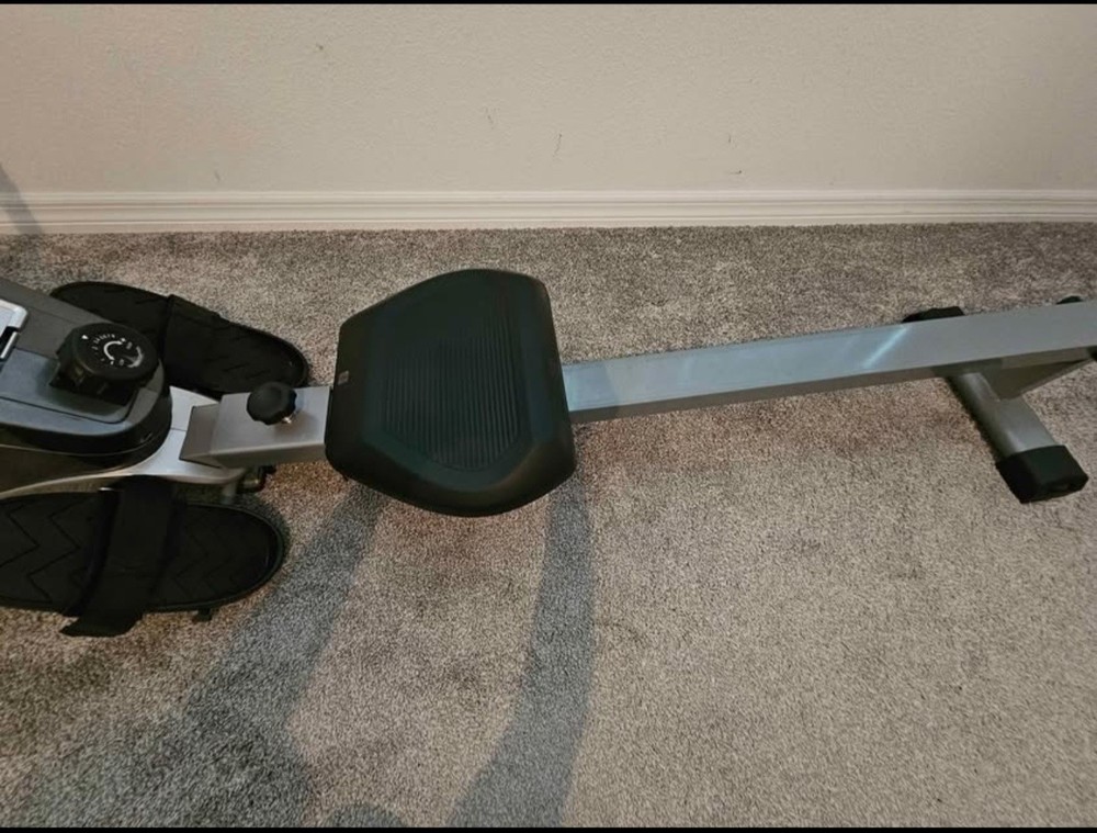 Rowing Machine- BRAND: SUNNY- Dropoff Only Used