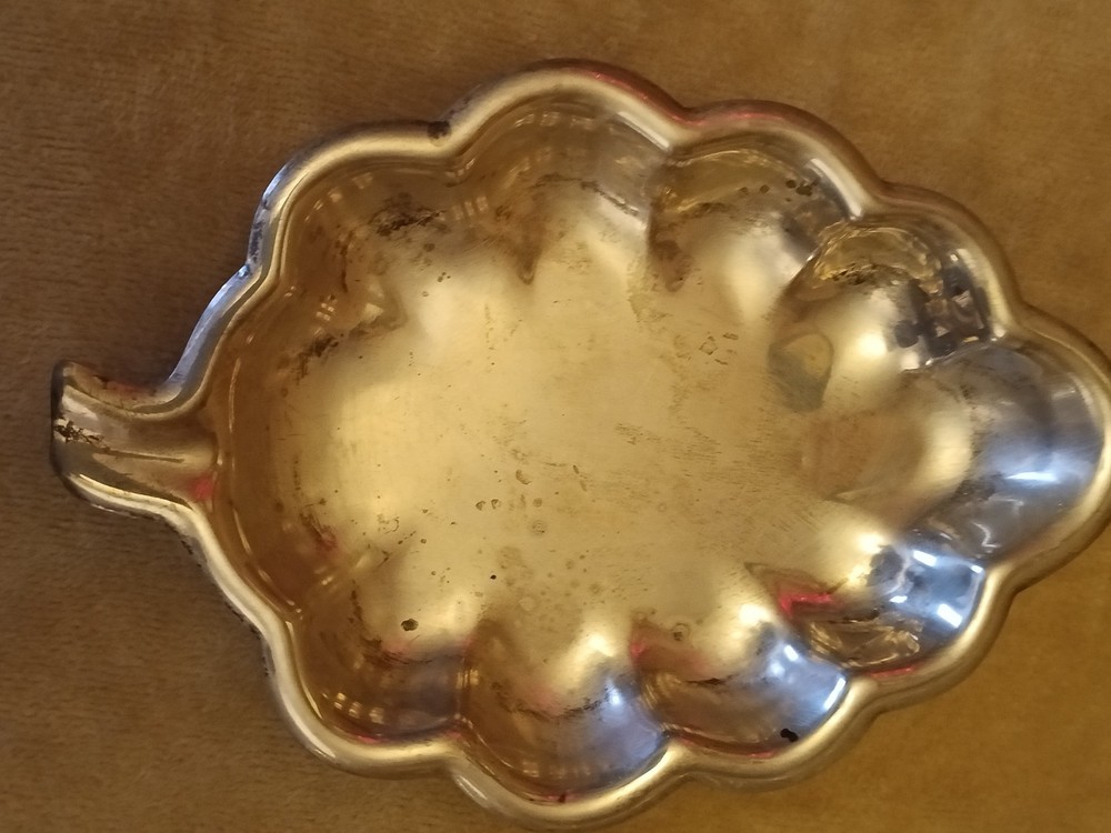 Sterling Silver 6- 1/4" Leaf Shaped Nut/Candy Dish, 76.19 Grams