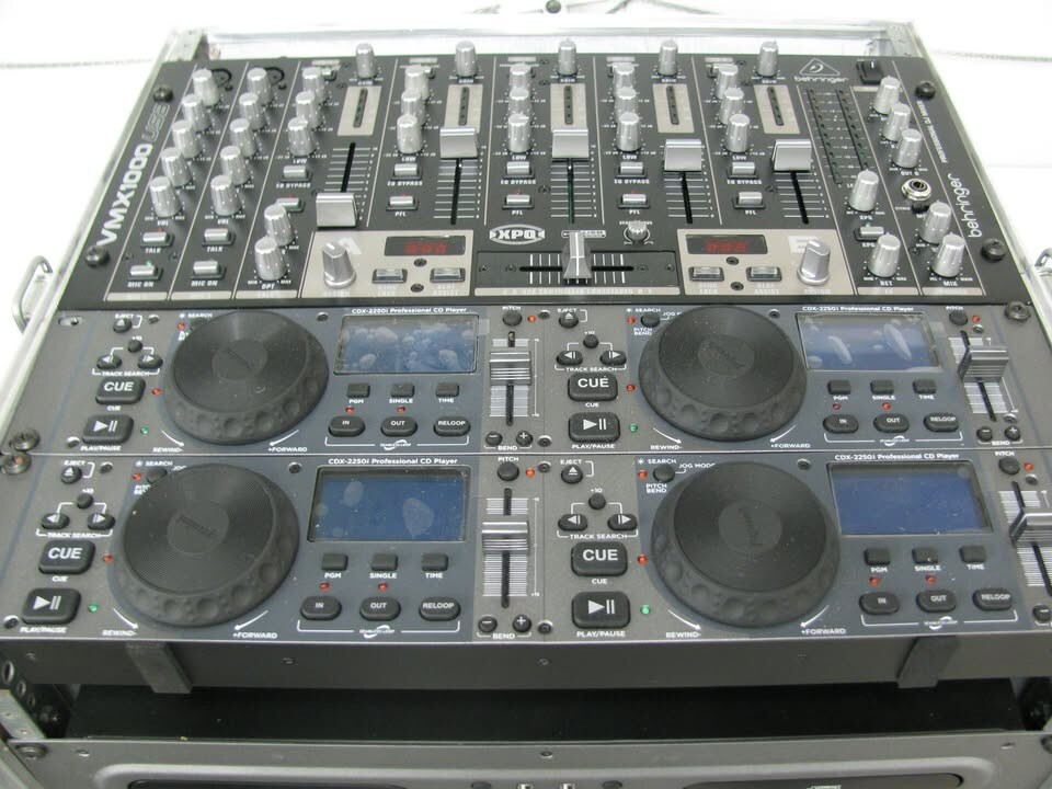 COMPLETE CD DJ SYSTEM SEE ALL PHOTOS