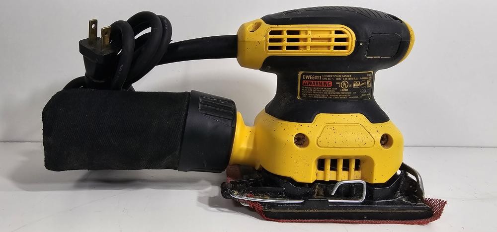 Dewalt palm sander (P25019909)
