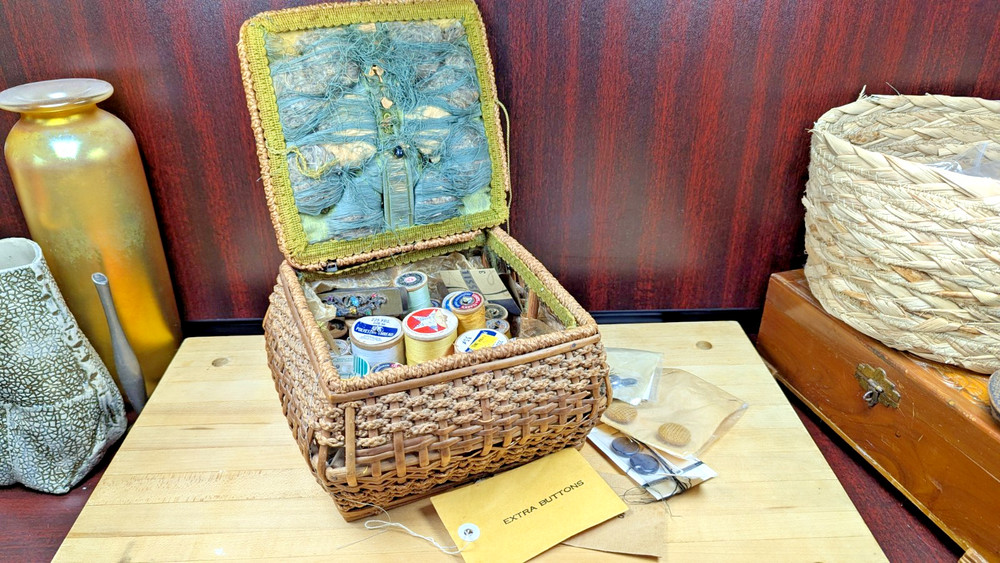Vintage Sewing Basket Box w Thread Spools
