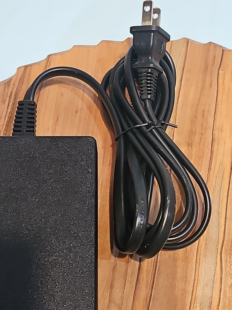 Direct TV Streaming Box Power Source AC Adapter Model EPS44R0-16