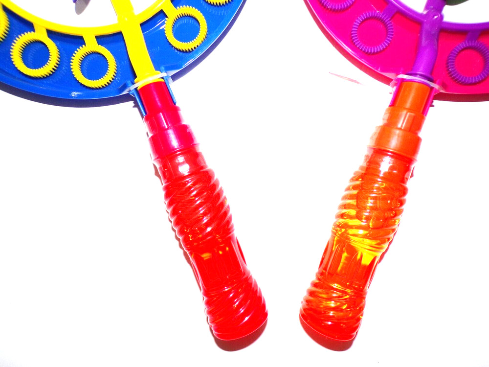 2 MAXX Bubbles! Bubble pink & blue Pinwheel w/ Solution 8" Round & 15" Long TS2