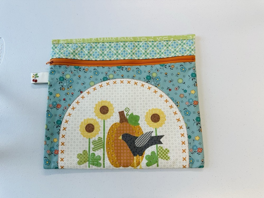 Project Bag. Lori Holts Fabric.