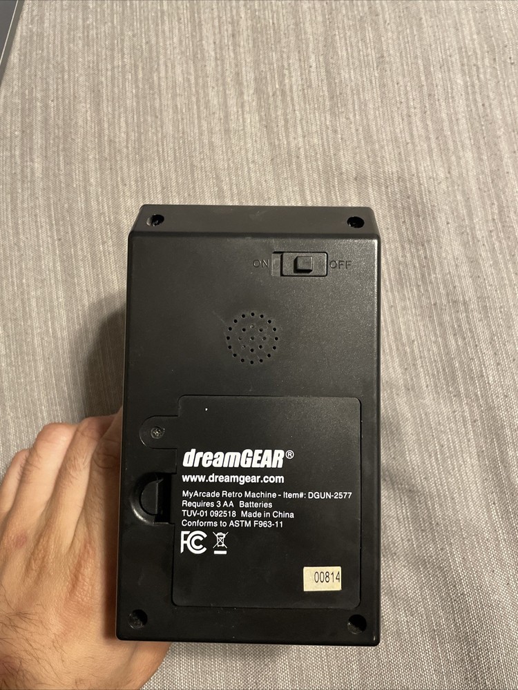 Dream gear Retro machine Featuring 200 Games.