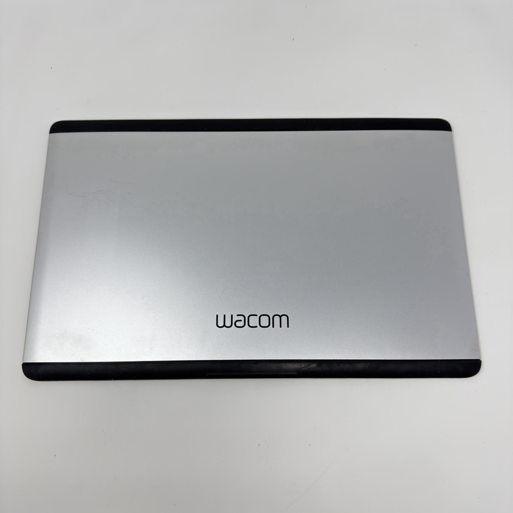 Wacom Cintiq 13HD Creative Pen & Touch Display DTH-1300 UNTESTED NO CORDS