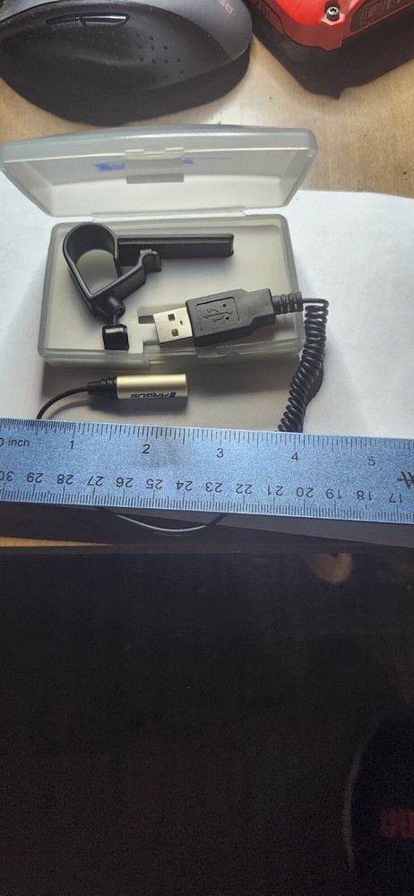 TARGUS NOTEBOOK USB LIGHT PINS ONTO LAPTOP FOR MOBILE COMPUTING! Vintage