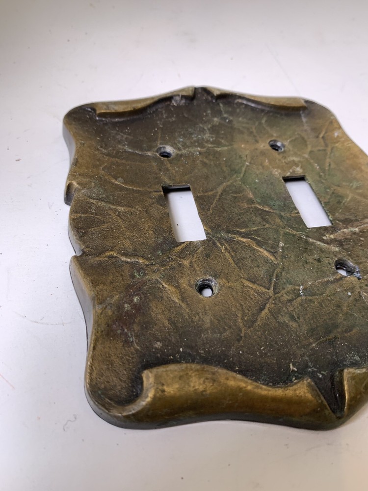 Scroll Leaf Texture Double Light Switch Cover Plate 1960's CSA Vintage