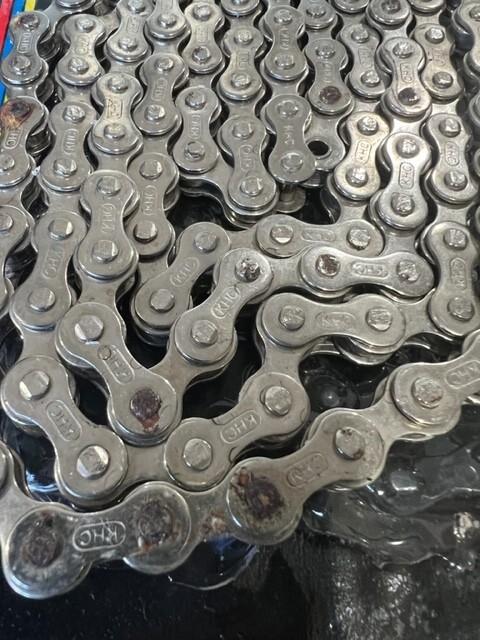 ! VINTAGE OLD SCHOOL UNUSED KHC CHAIN CHROME INCLUDES MASTER LINK SOME LINK RUST