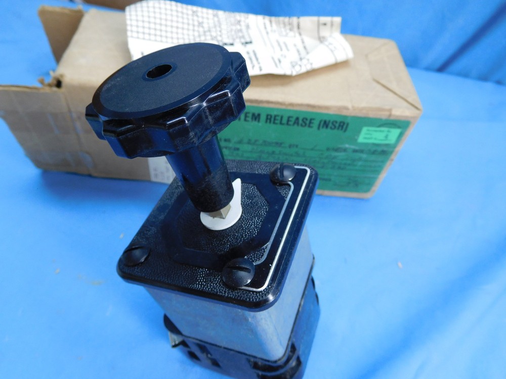 GE 123776-52-5-240 Type SBM Hand Switch NEW