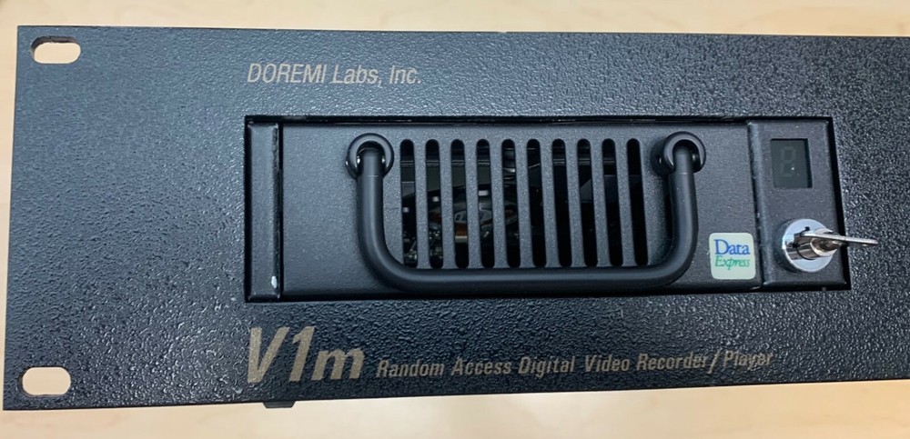 DOREMI V1M-400 Digital Video Recorder with RCV1 Remote and User Manual