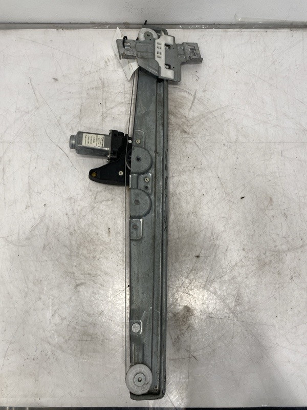 International LT Window Regulator (621-10379)