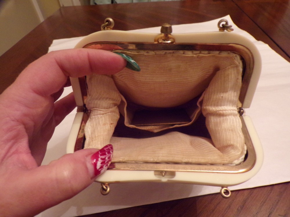 VTG White Beaded Hand Bag