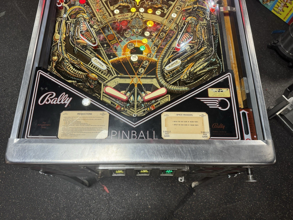 1980 BALLY SPACE INVADERS PINBALL MACHINE PROF TECHS PLAYS GREAT REFURBISHED