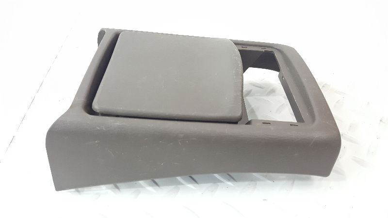 2000 Subaru Outback Rear Center Console Cup Holders