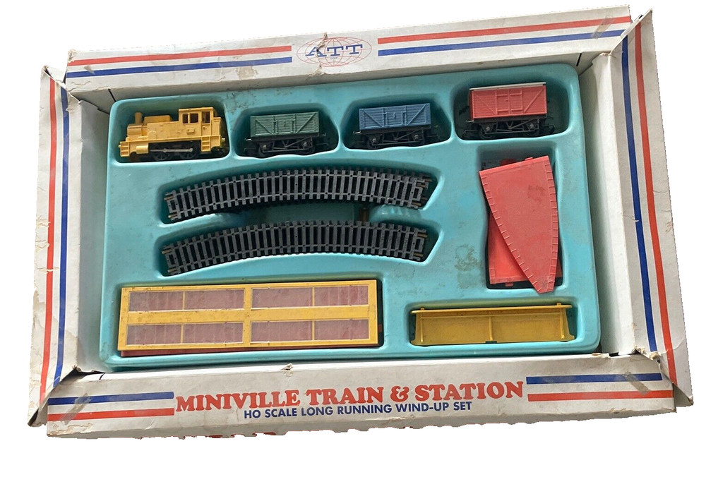 Vintage HO scale MINIVILLE ATT TRAIN Station Set Clockwork Train - Tested works