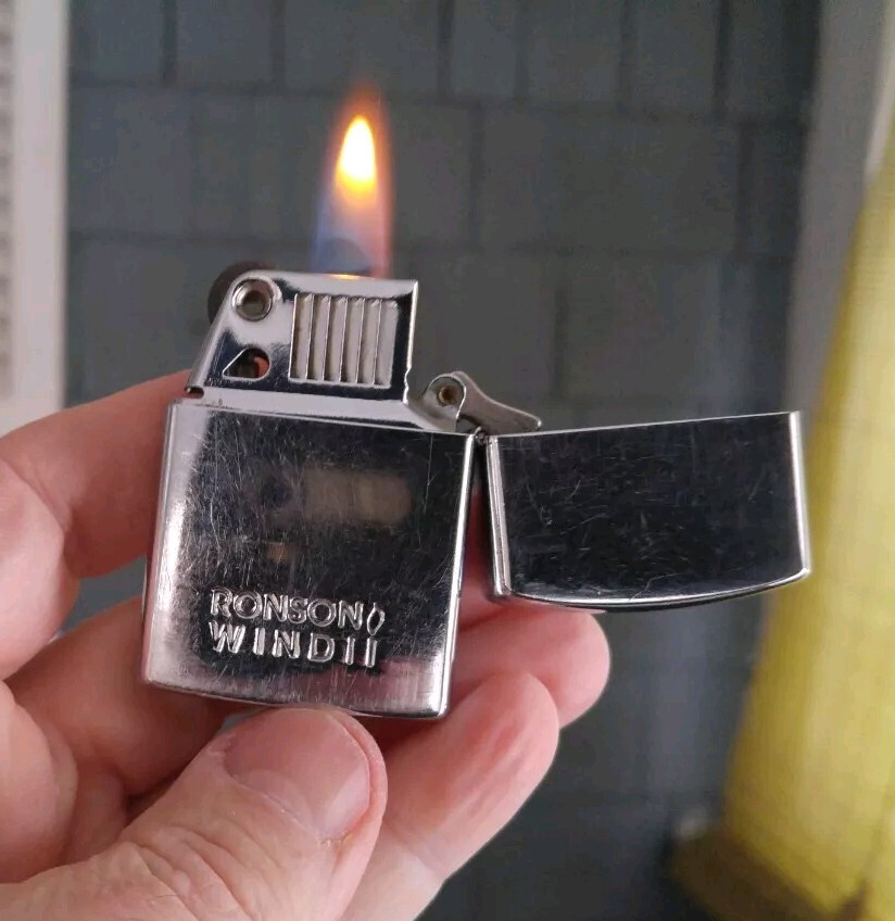 Vintage Ronson Wind 2 ll - Working Condition