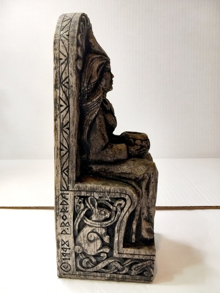 1998 Seated Stone Moon Goddess Statue Pre Owned