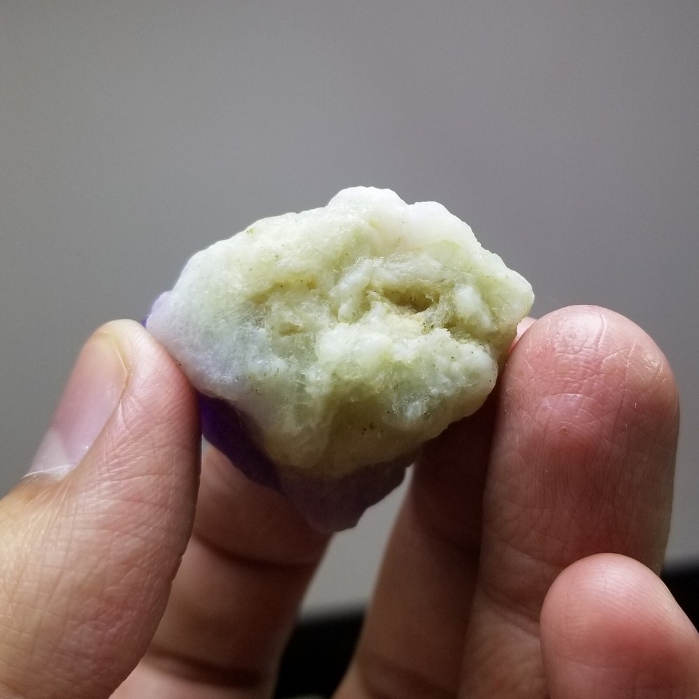 Natural top UV Reactive Tenebrescent Hackmanite With Albite 32 Gram