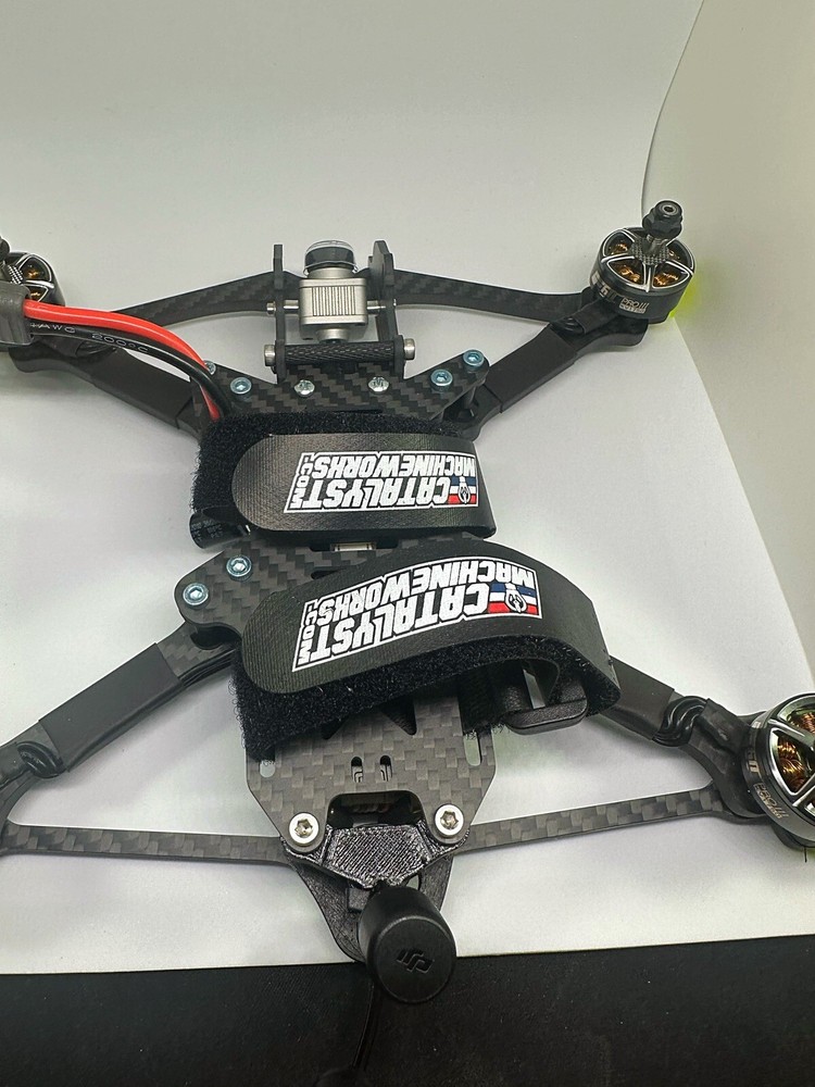 BRAND NEW FPV RACING DRONE BUNDLE. COMPLETE SET WITH DJI REMOTE CONTROL & MORE