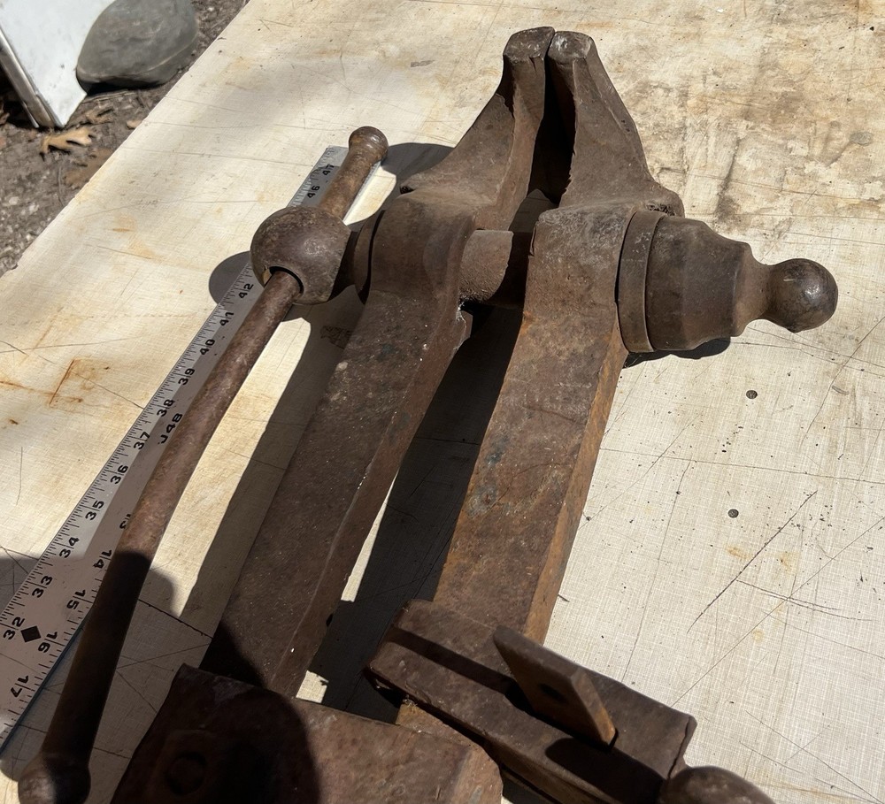 5 1/4 Blacksmith Vice Antique 57 Lbs Post Leg