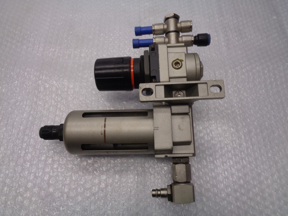 SMC EAC4020-F03D REGULATOR (AS PICTURED) UNMP