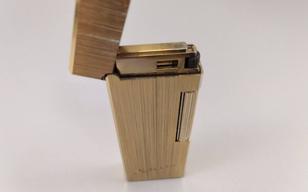 Fully operational, Maxim lighter, Gold hairline (boxed),