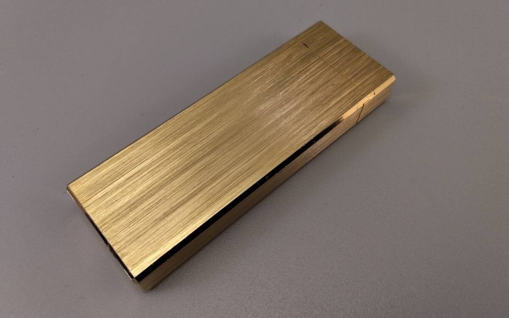 Fully operational, Maxim lighter, Gold hairline (boxed),