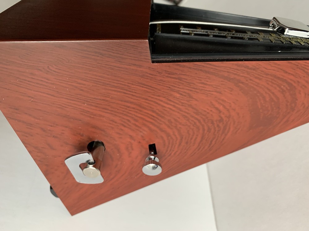 Metronome Wood Grain Plastic Case Wind-Up Unbranded