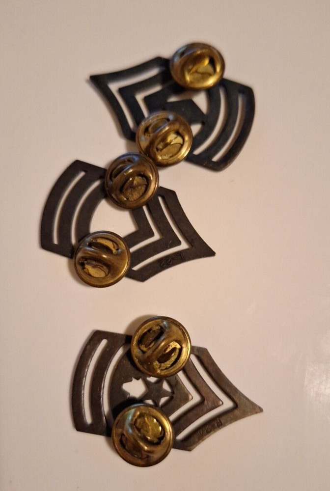 Random E9 Army Ensigna Collar Pins