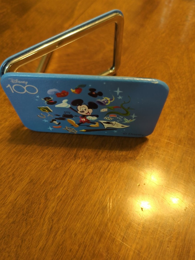 Disney Showcase - D100 Mickey Mouse Mirror