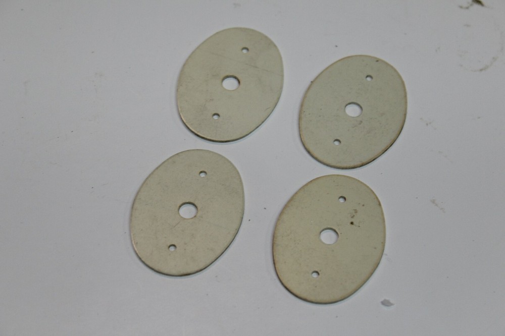 4 WHITE GRIP SPACERS    #C179