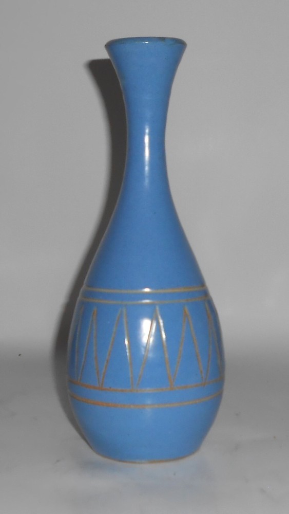 VINTAGE Studio Pottery Blue 8-1/4'' Vase