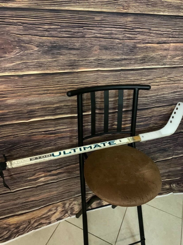 2100 ULTIMATE HOCKEY STICK