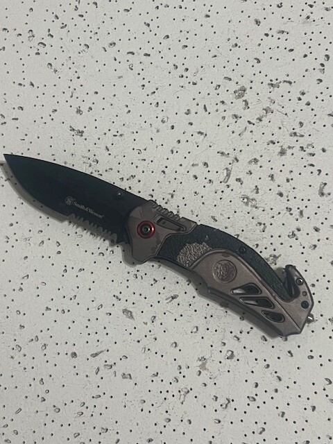 Smith & Wesson 1100038 Black Linerlock Assisted EDC Folding Knife —
