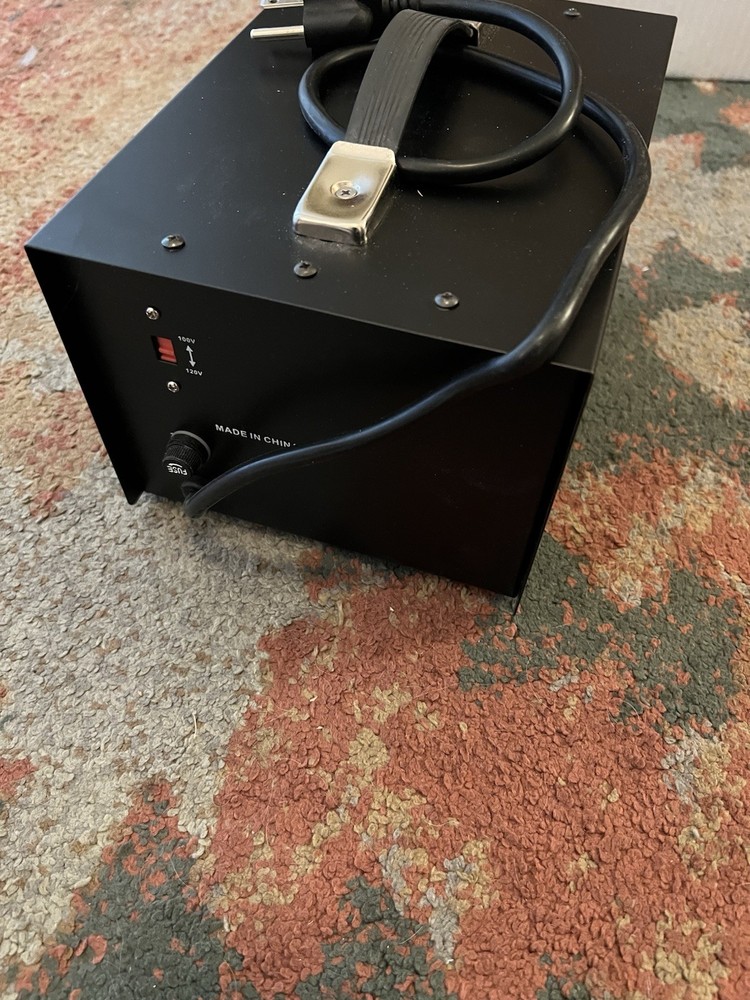Powerbright VC-2000J Transformer 2000W Step-Up/Down Voltage Converter Pre-owned