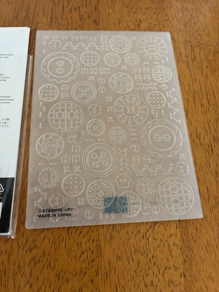 Stampin' Up! Button Button Embossing Folder