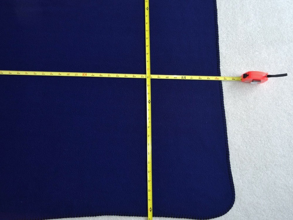 THIN NAVY BLUE FLEECE THROW