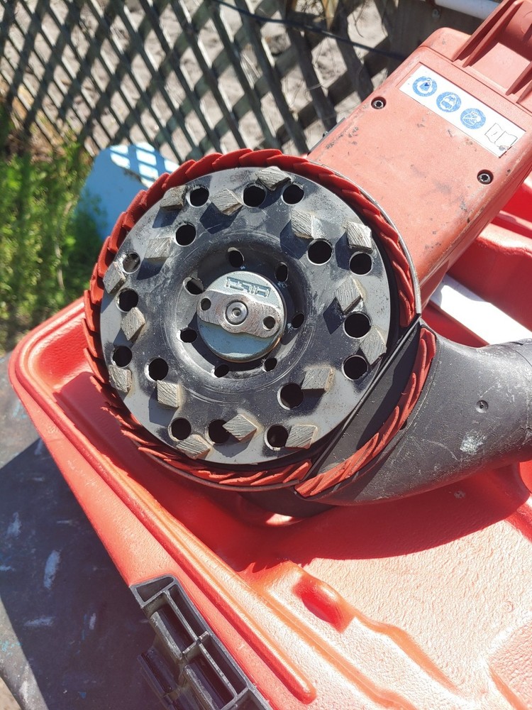 Hilti DG150 Electric Concrete Surface Grinder. DPC 20 Power Source.