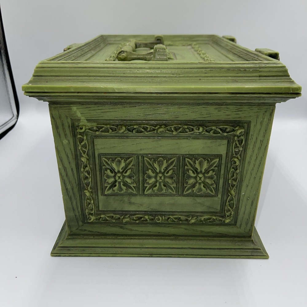 VINTAGE MAX KLEIN GREEN ORNATE PLASTIC SEWING KEEPSAKE BOX