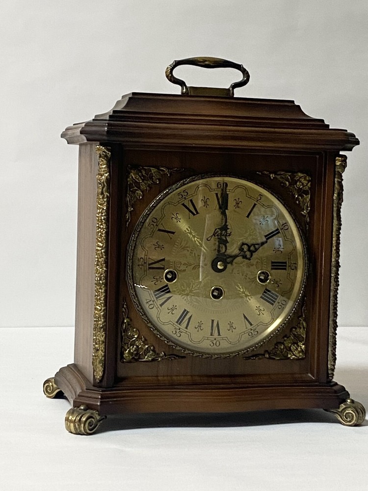 table clock vintage