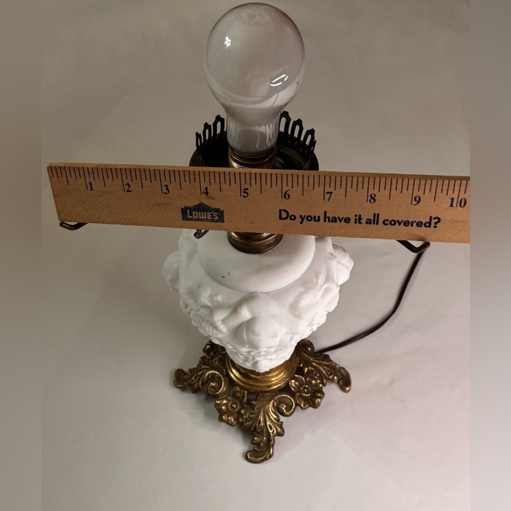 Fenton Puffy Rose Lamp