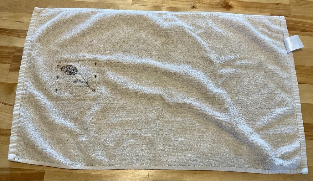 Bacova Pine Cone Beige Fingertip Hand Towel Rustic Cabin Decor Replacement
