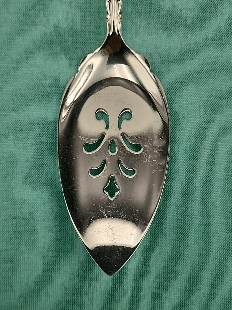 Oneida Community Modern Baroque Silverplate Pierced Pie Server