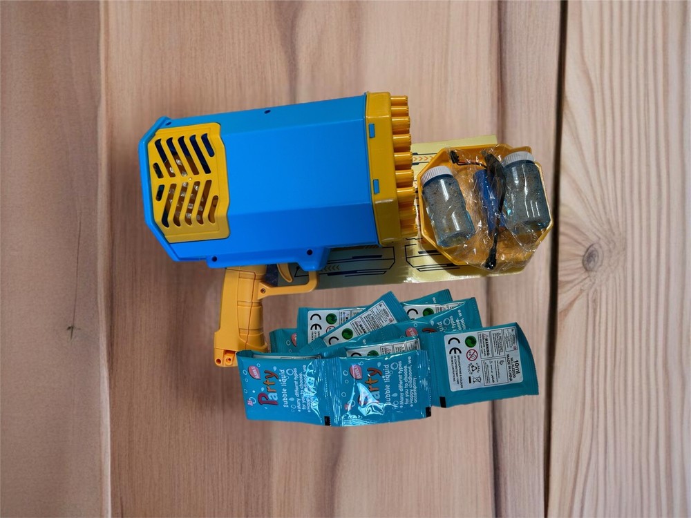 Rocket Bubble Gun With Extra Packs Of Solution