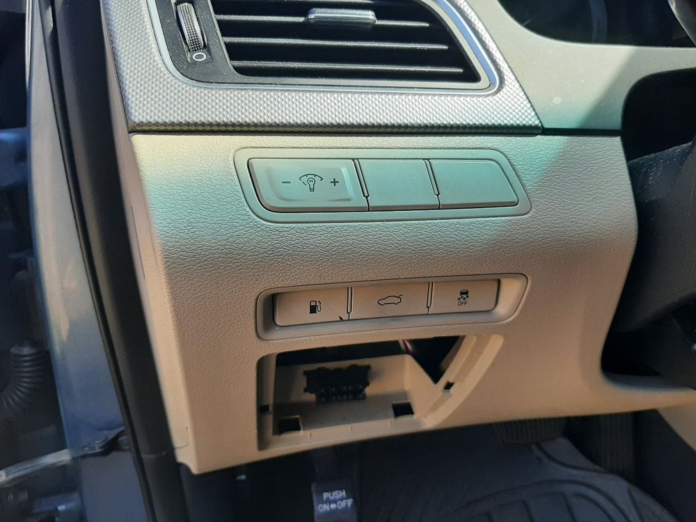 SONATA 2016 High Mounted Stop Light 1025846