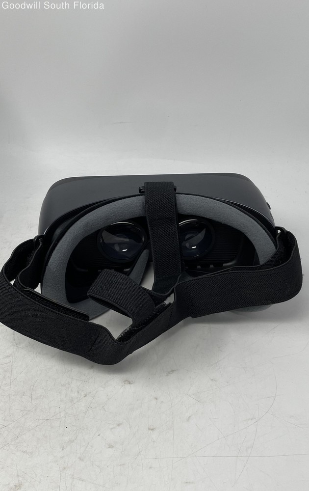Samsung Gear Black Smartphone VR Headset With Controller Not Tested