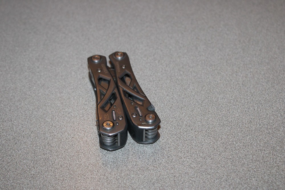 Gerber Suspension-NXT Multi-Tool 12 Tools 2 LOCKBACK BLADES 8970718E