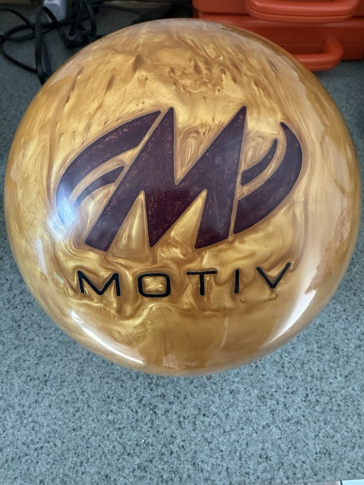 MOTIV Raptor Rush 15# Bowling Ball