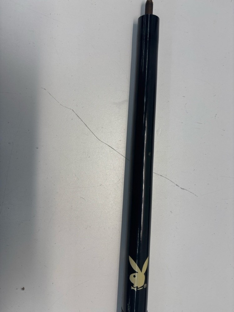 PRE-OWNED PLAYBOY POOL CUE (P23009101)